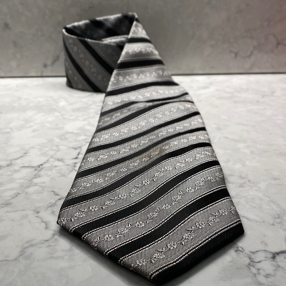 Rene Chagal Tie